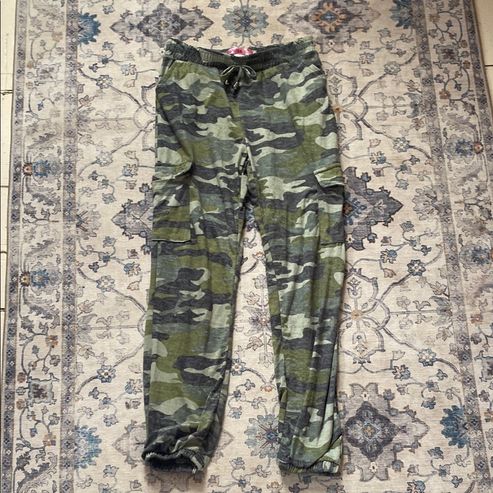 1st Kiss Green Sweatpants with Elastic Waistband
